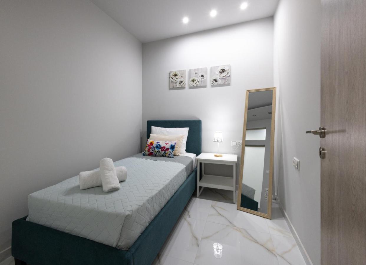 Domenicus Suite Iraklion Buitenkant foto